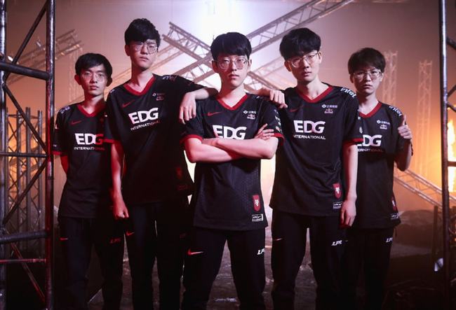 年来在守门 年来在守门