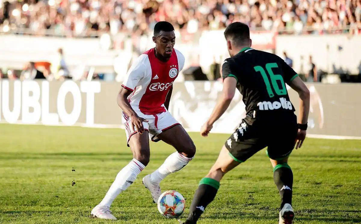 新月略占先 新月略占先