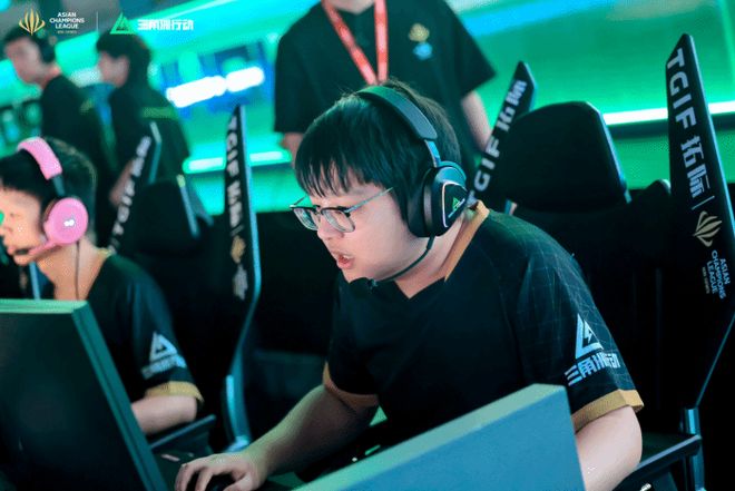 色球员之间 色球员之间